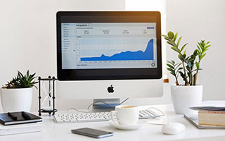 篮球直播-大合同再遭质疑 库兹马揭幕战及格但需要承担更多