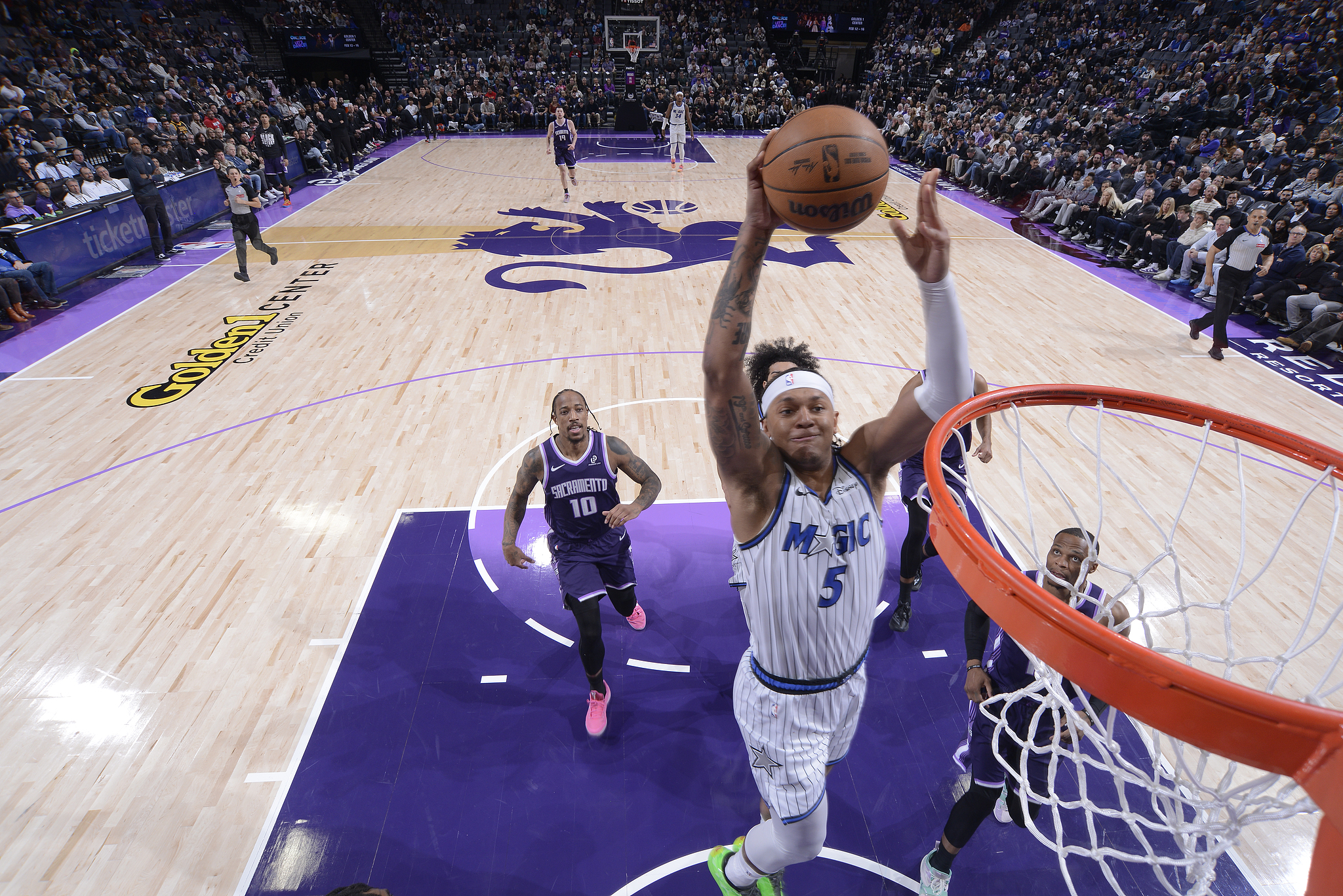 斗球直播-班凯罗30+5+6雷诺17+14 魔术客场大胜国王